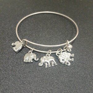 Elephant charm bracelet